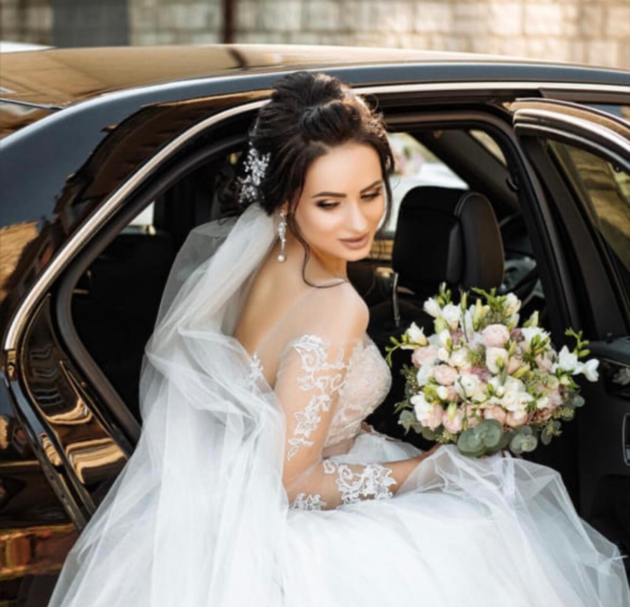 Black Wolf Limo – Luxury Service Get Your Quote in Minutes Please fill out the booking form below with all trip details.