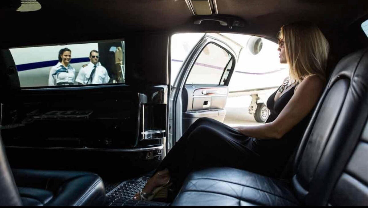 Black Wolf Limo – Luxury Service Get Your Quote in Minutes Please fill out the booking form below with all trip details.