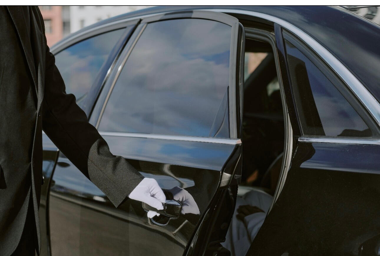 Black Wolf Limo – Luxury Service Get Your Quote in Minutes Please fill out the booking form below with all trip details.